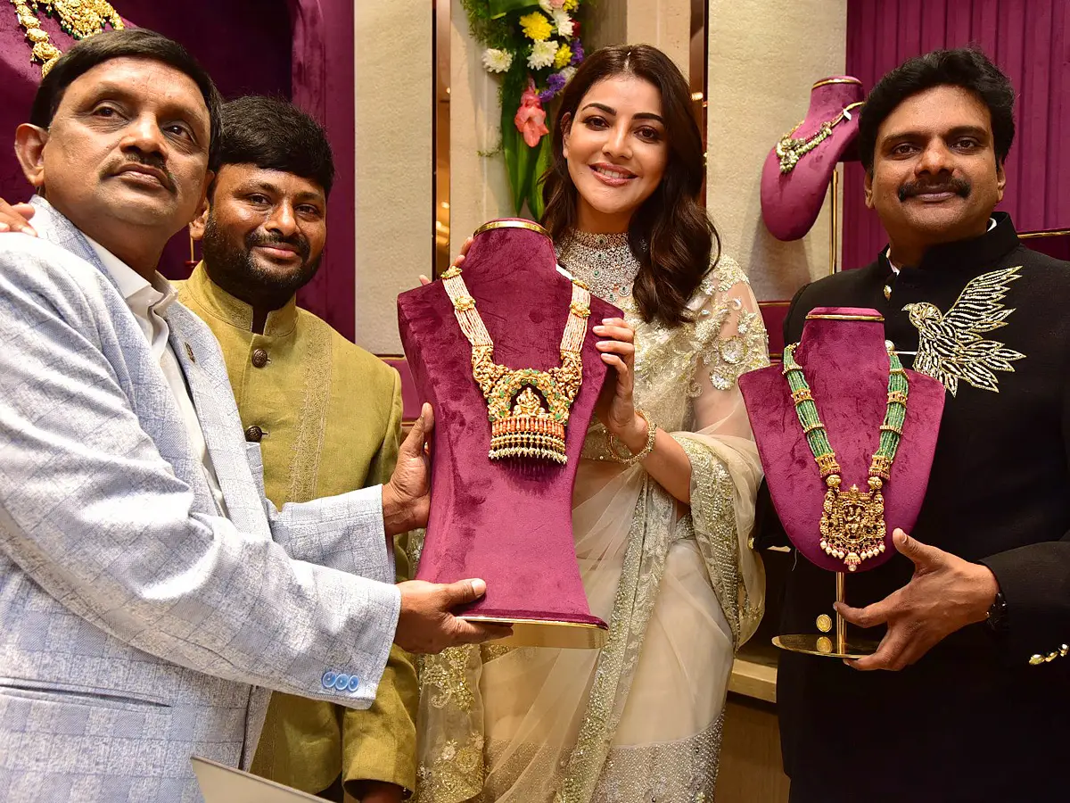 Kajal Aggarwal Launched Devi Pavitra Gold Diamonds Jewellery Store